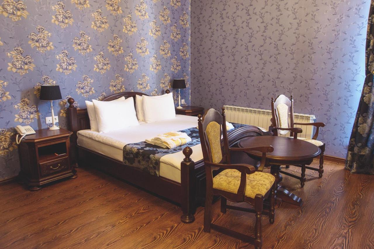 Promenade Park Hotel Shymkent Bagian luar foto